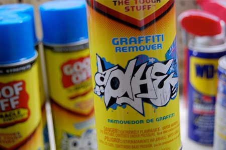 removing graffiti from vinyl siding